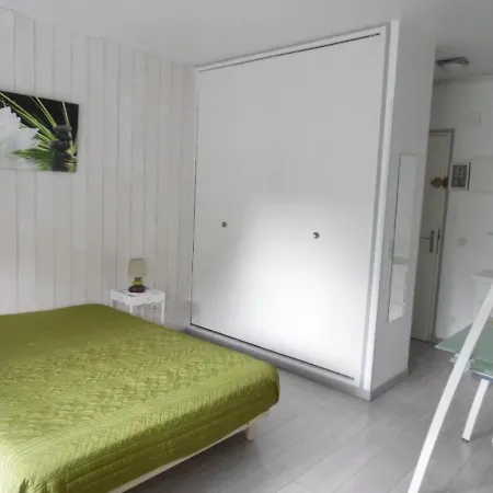 Avec Balcon Et Terrasse, Parking, A 50m Des Cures - 2 Etoiles - Animaux Bienvenus - Fr-1-703-123 Lejlighed